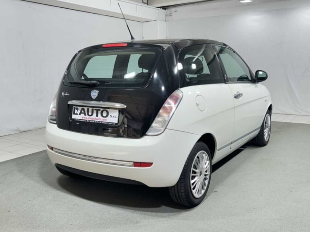 Lancia Ypsilon usata a Sondrio (5)