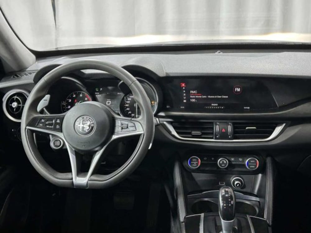 Alfa Romeo Stelvio usata a Sondrio (13)