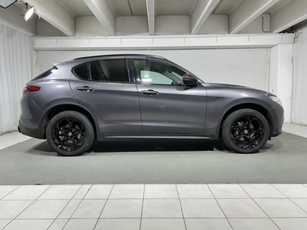 Alfa Romeo Stelvio usata a Sondrio (6)