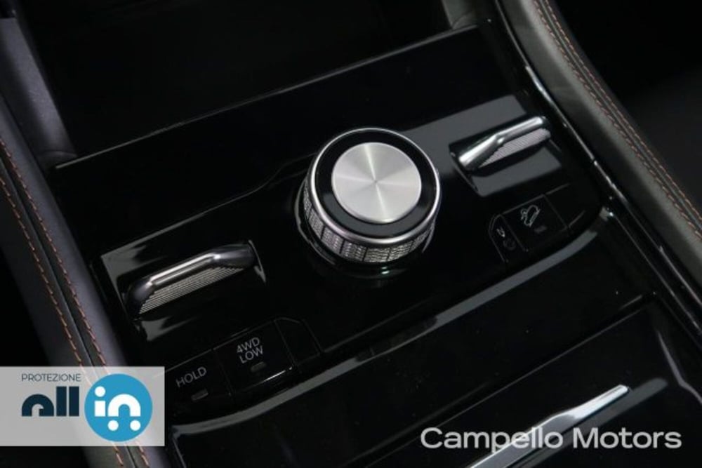Jeep Grand Cherokee nuova a Venezia (11)