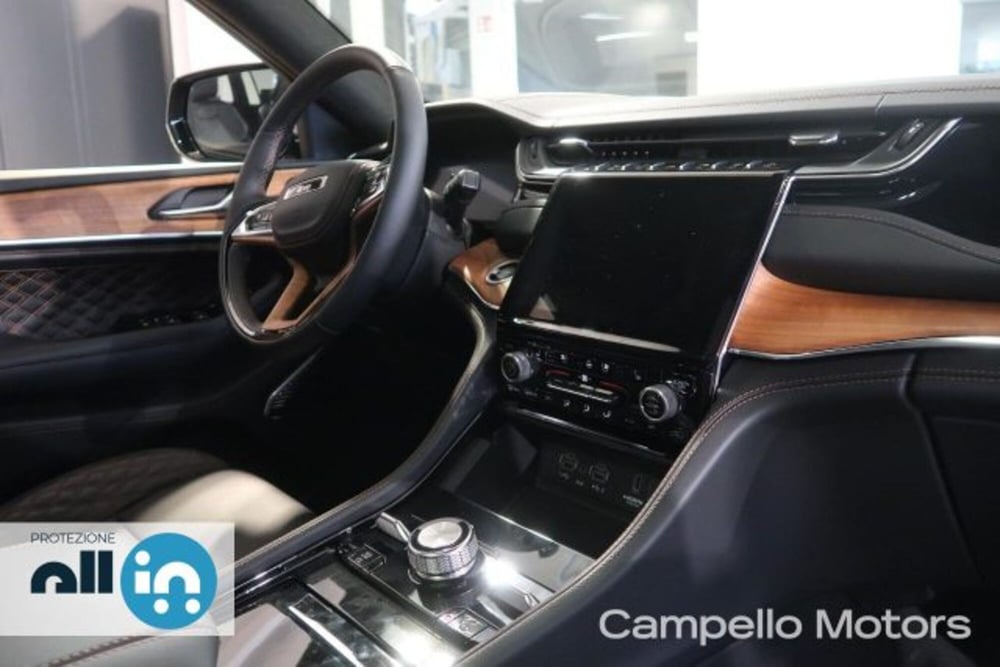 Jeep Grand Cherokee nuova a Venezia (13)