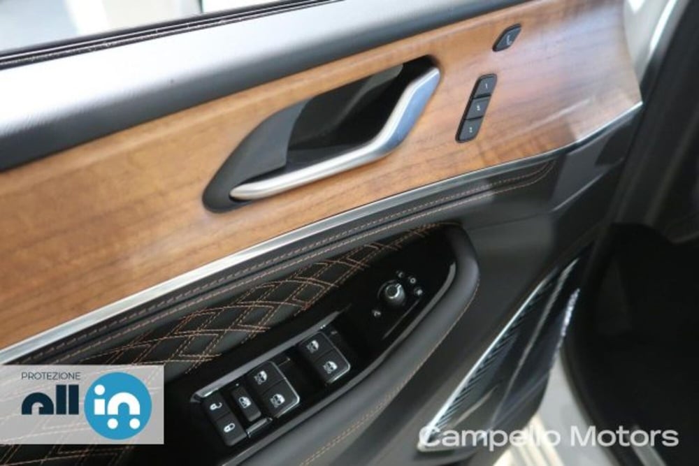 Jeep Grand Cherokee nuova a Venezia (16)