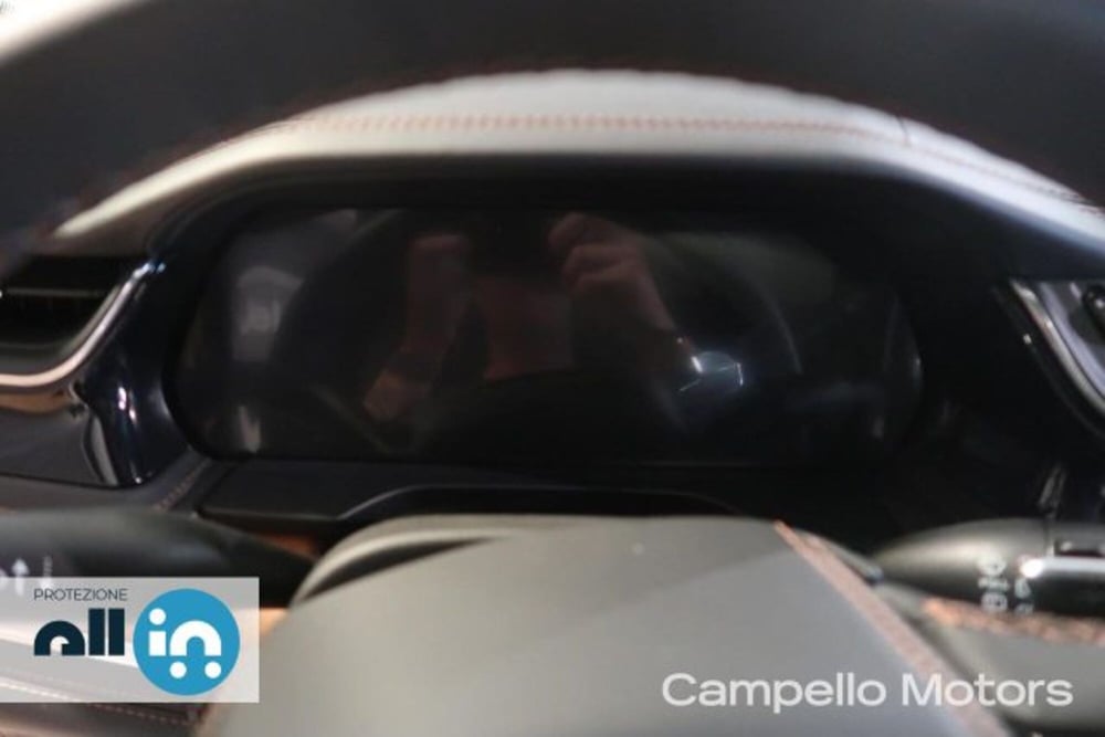Jeep Grand Cherokee nuova a Venezia (8)