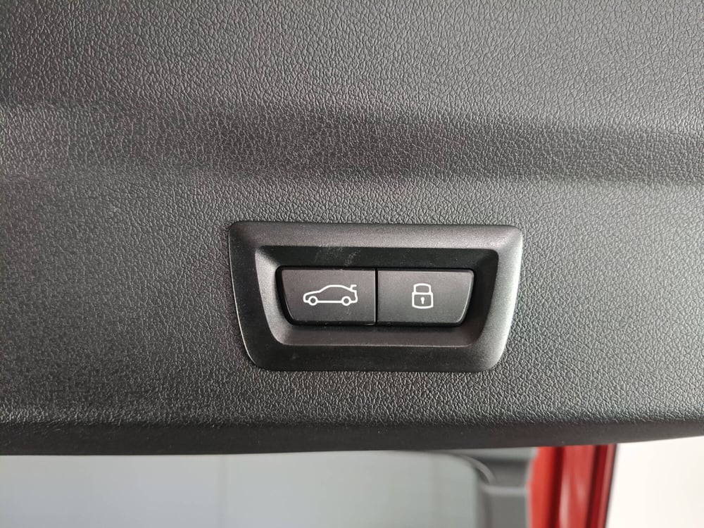 BMW iX2 usata a Ascoli Piceno (17)