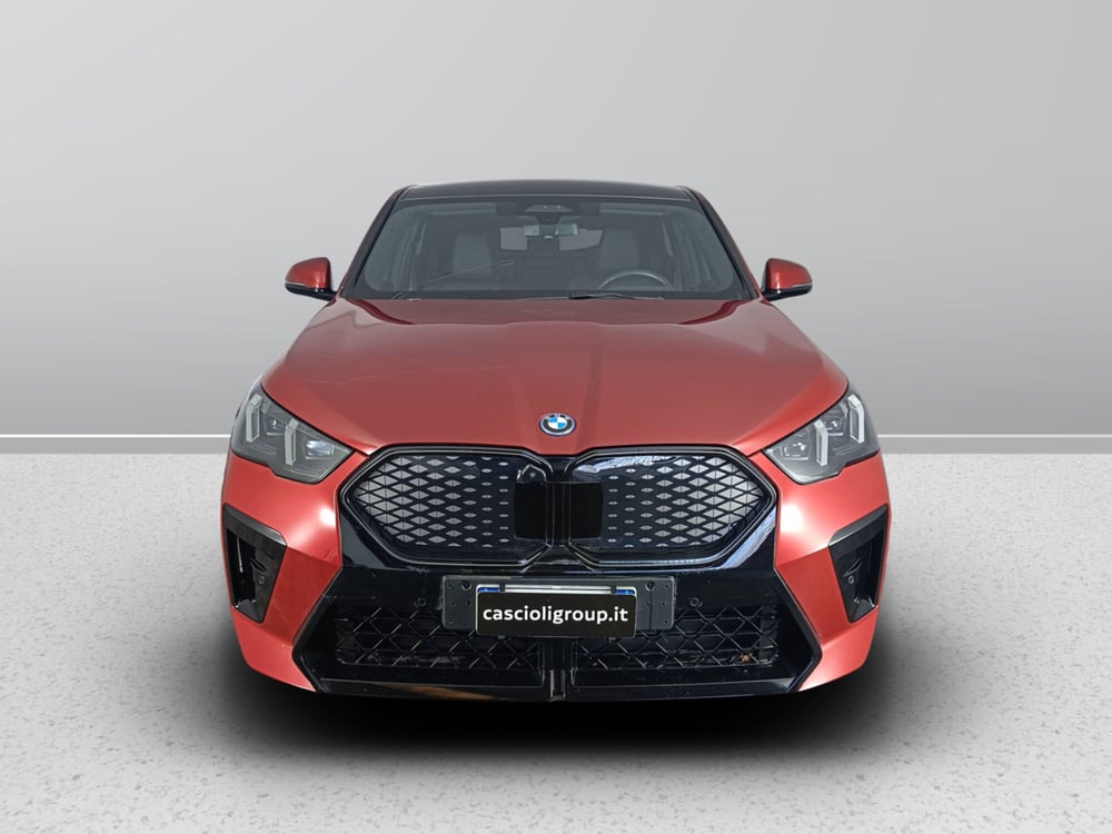 BMW iX2 usata a Ascoli Piceno (2)