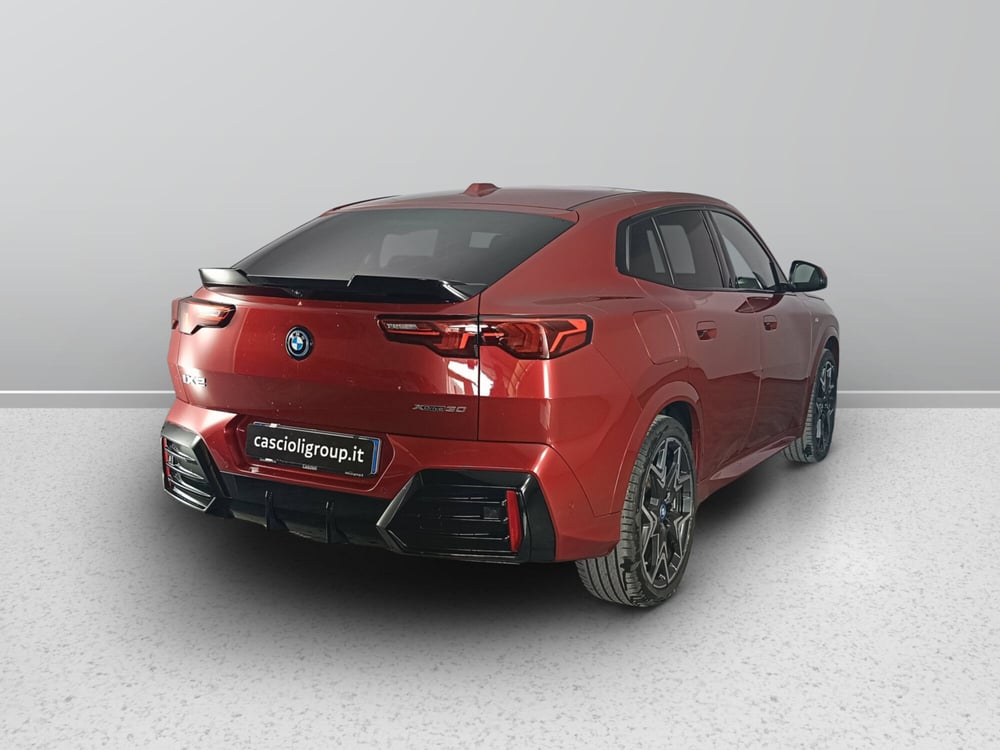 BMW iX2 usata a Ascoli Piceno (4)
