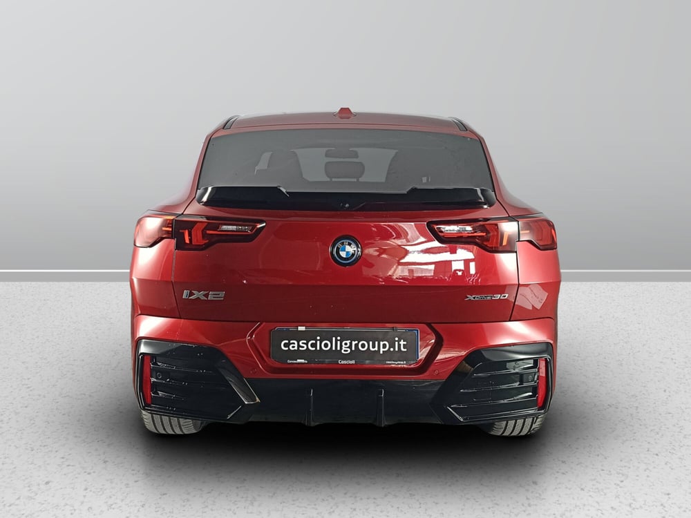 BMW iX2 usata a Ascoli Piceno (5)