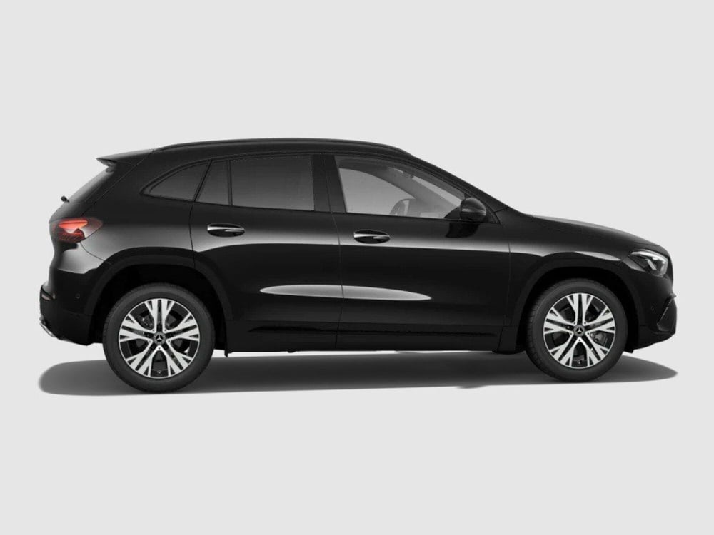 Mercedes-Benz GLA SUV nuova a Ancona (6)