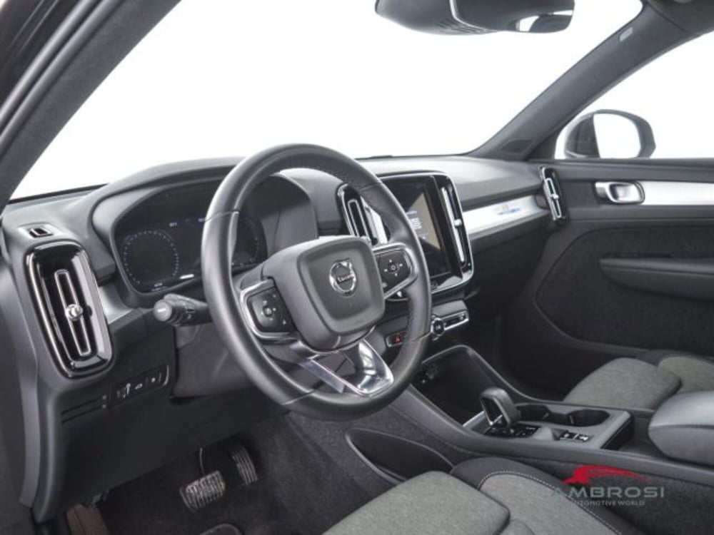 Volvo XC40 usata a Perugia (8)