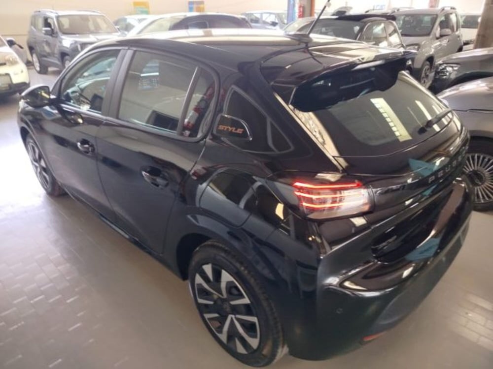 Peugeot 208 nuova a Forlì-Cesena (14)