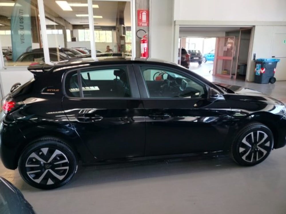 Peugeot 208 nuova a Forlì-Cesena (9)