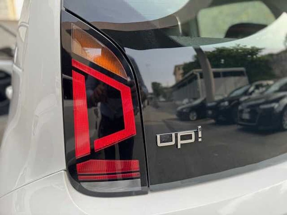 Volkswagen up! usata a Genova (12)
