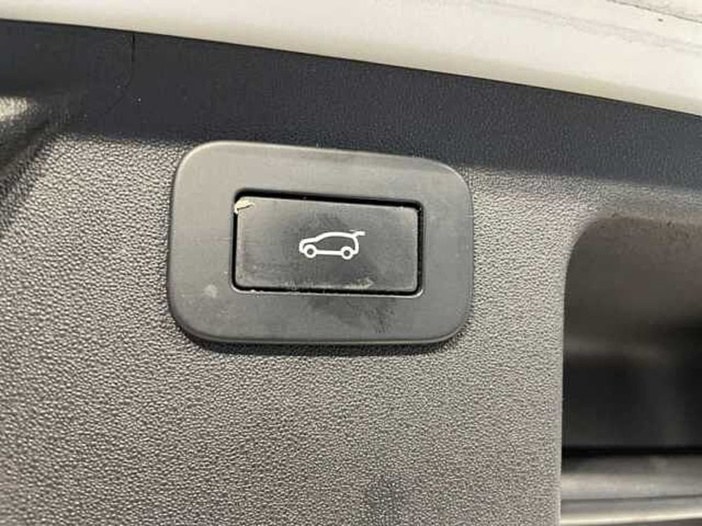 Land Rover Discovery Sport usata a Forlì-Cesena (11)