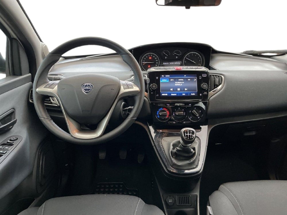 Lancia Ypsilon usata a Torino (11)