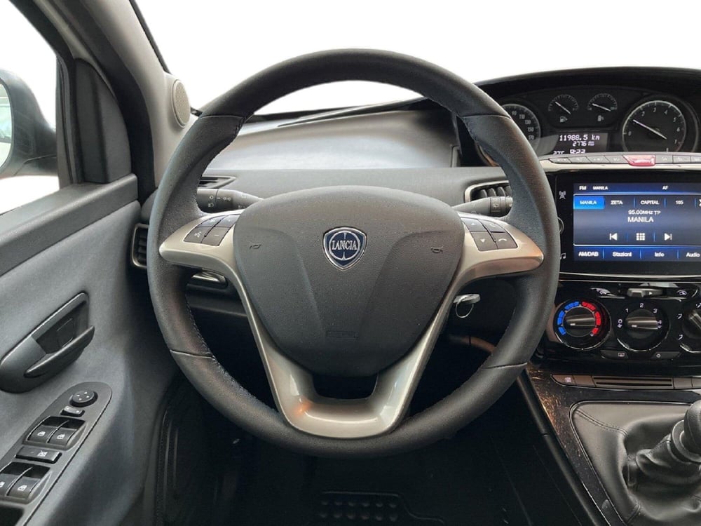 Lancia Ypsilon usata a Torino (12)