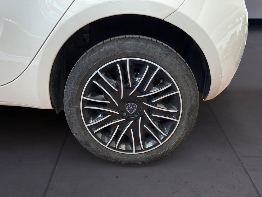 Lancia Ypsilon usata a Torino (8)