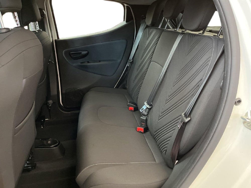 Lancia Ypsilon usata a Torino (9)