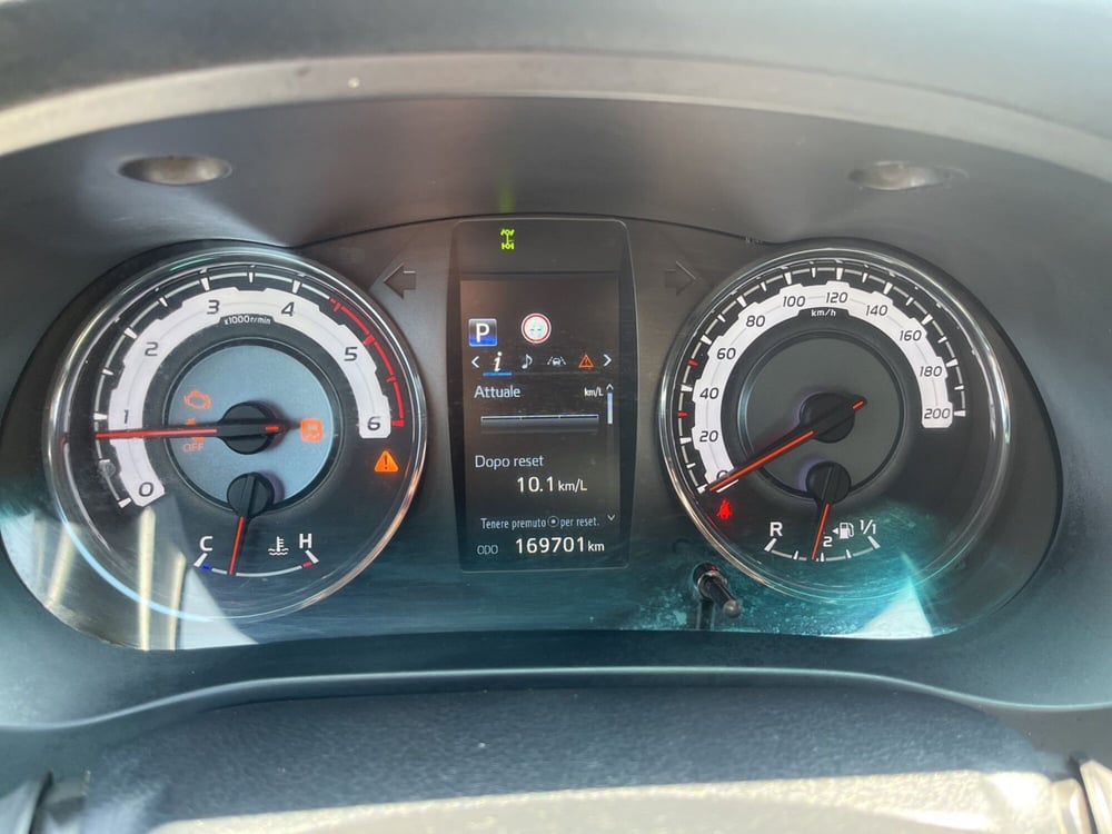 Toyota Hilux usata a Ragusa (11)