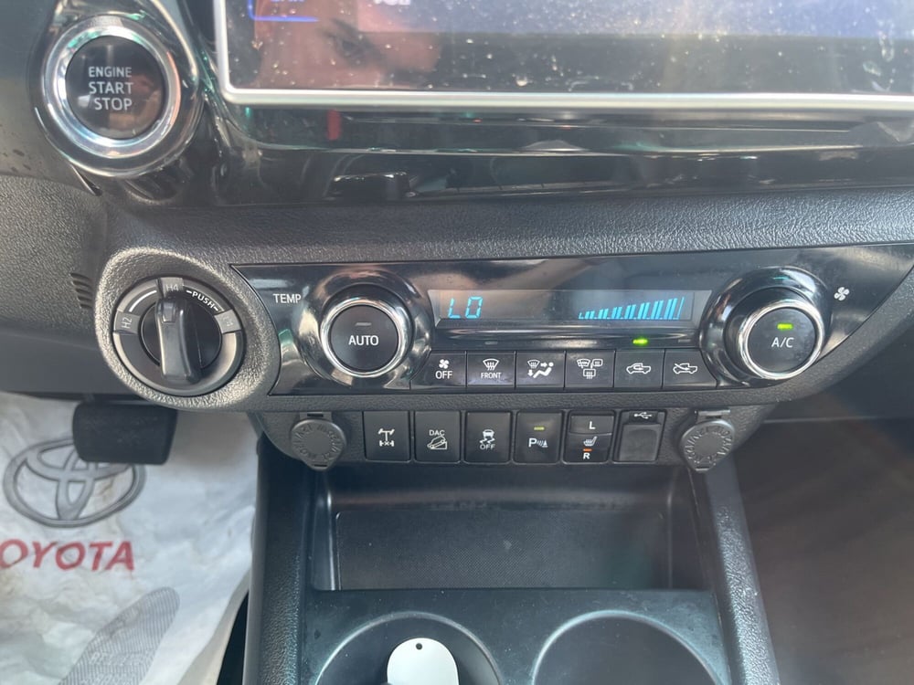 Toyota Hilux usata a Ragusa (14)