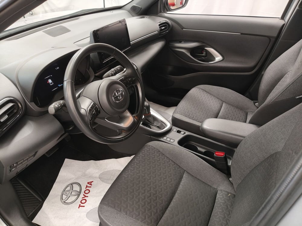 Toyota Yaris Cross usata a Roma (13)