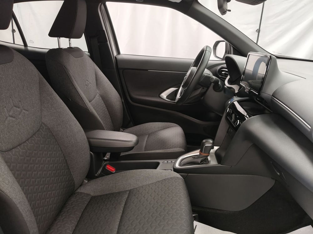 Toyota Yaris Cross usata a Roma (6)