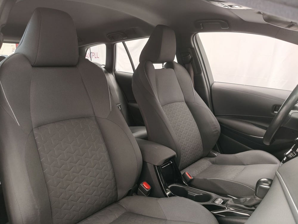Toyota Corolla Touring Sports usata a Roma (7)