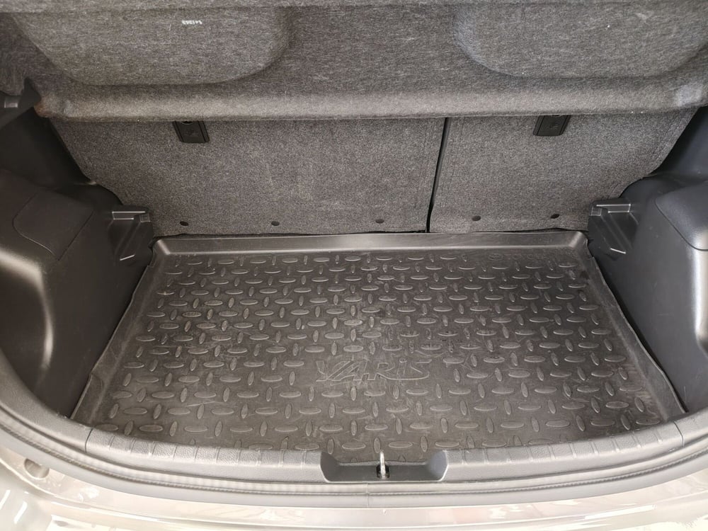 Toyota Yaris usata a Roma (13)