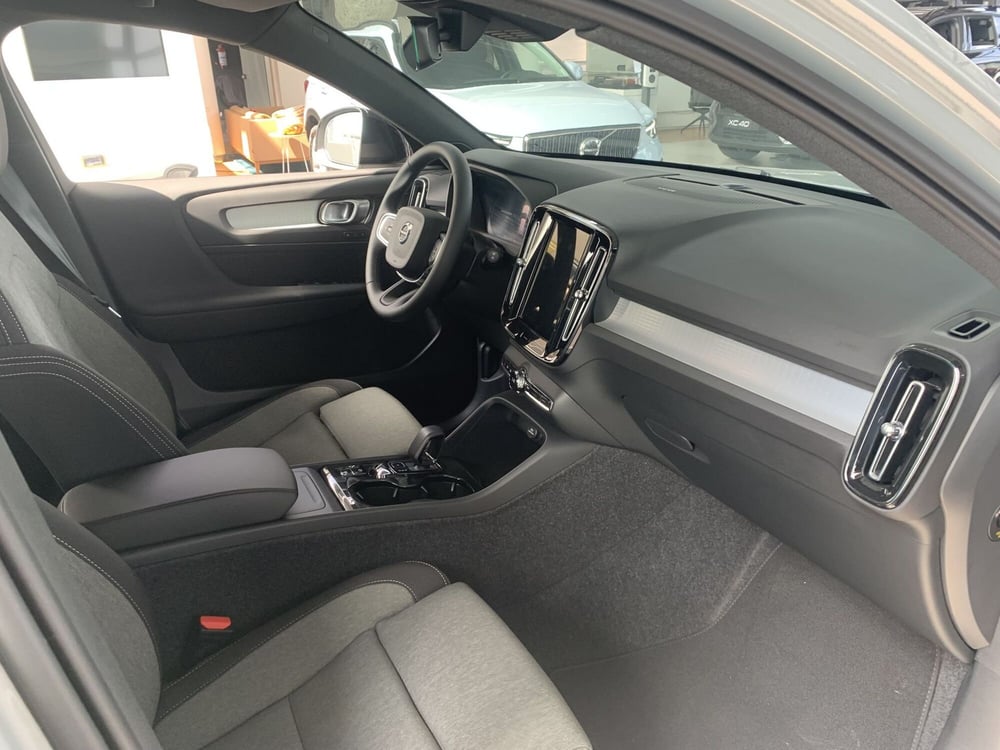 Volvo XC40 nuova a Ferrara (10)