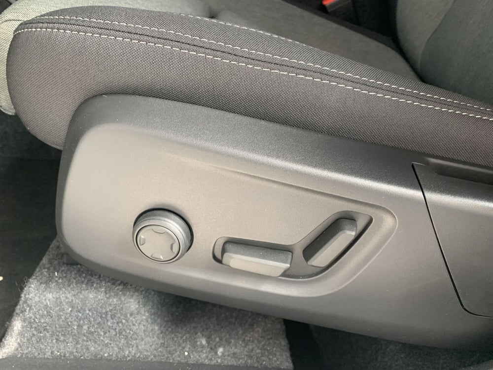 Volvo XC40 nuova a Ferrara (12)