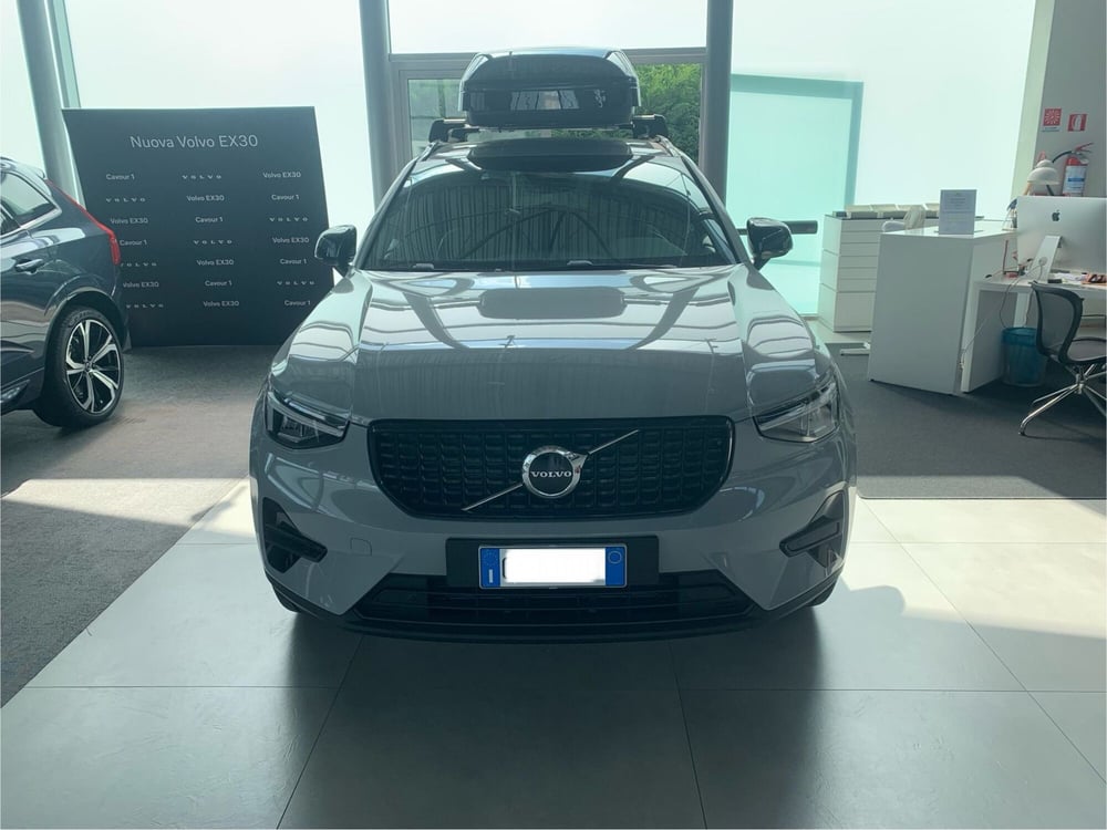 Volvo XC40 nuova a Ferrara (2)
