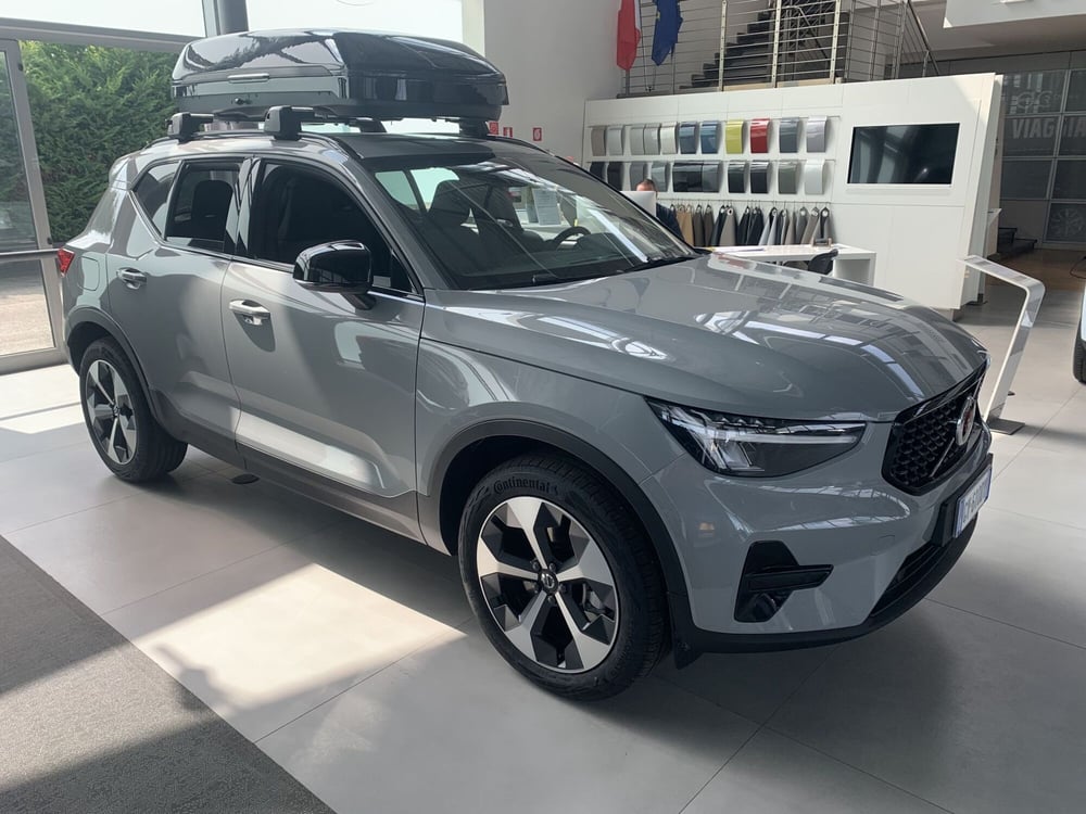 Volvo XC40 nuova a Ferrara (3)