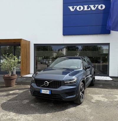 Volvo XC40 T5 Recharge Plug-in Hybrid R-design del 2022 usata a Parma