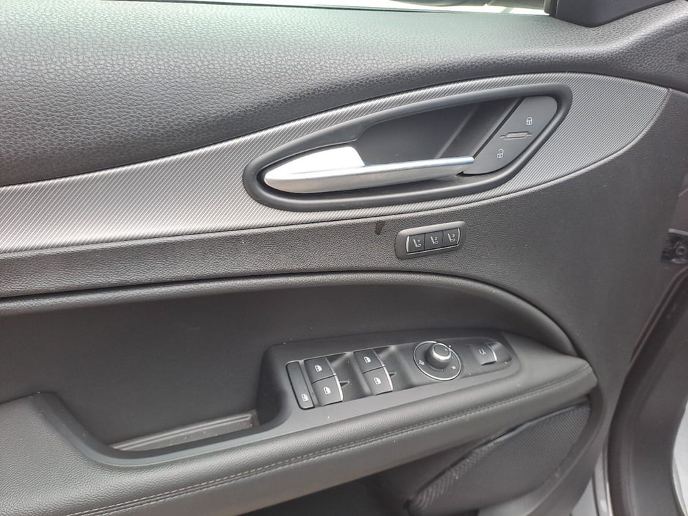 Alfa Romeo Stelvio usata a Pescara (5)