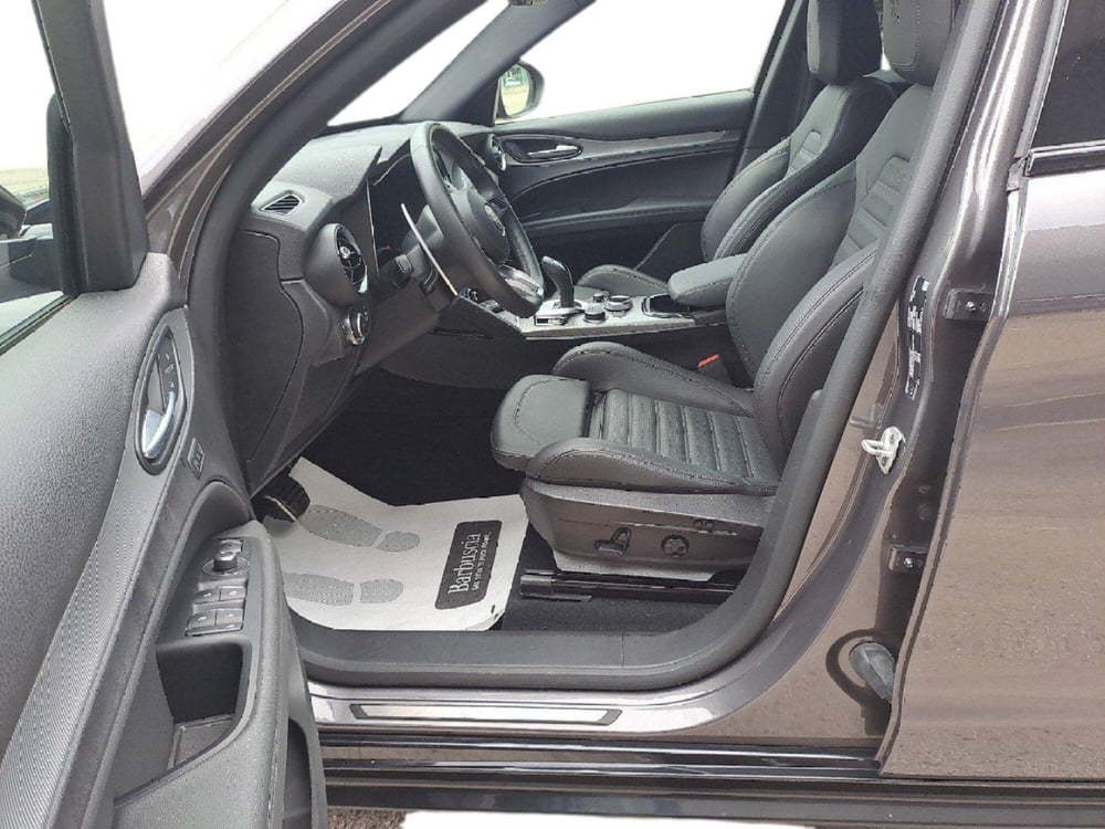 Alfa Romeo Stelvio usata a Pescara (6)