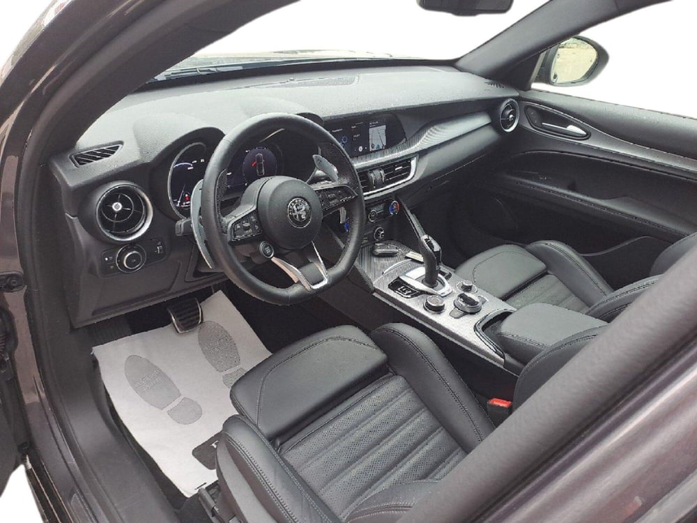 Alfa Romeo Stelvio usata a Pescara (7)