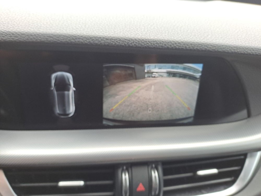 Alfa Romeo Stelvio usata a Pescara (9)