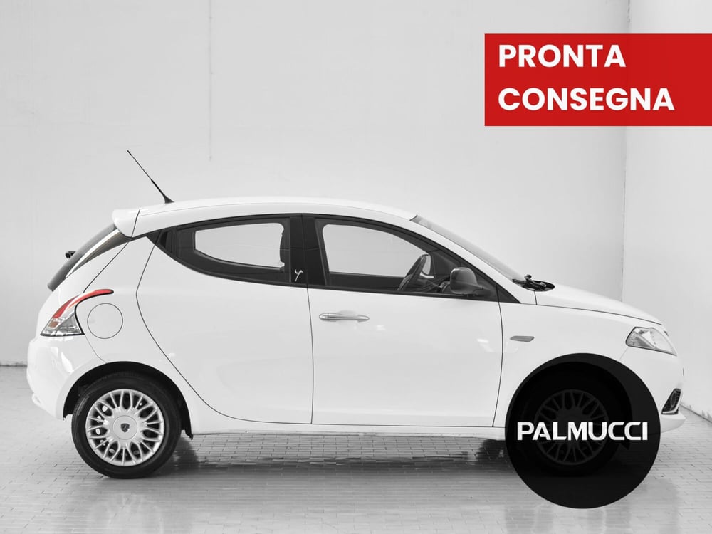 Lancia Ypsilon usata a Prato (3)