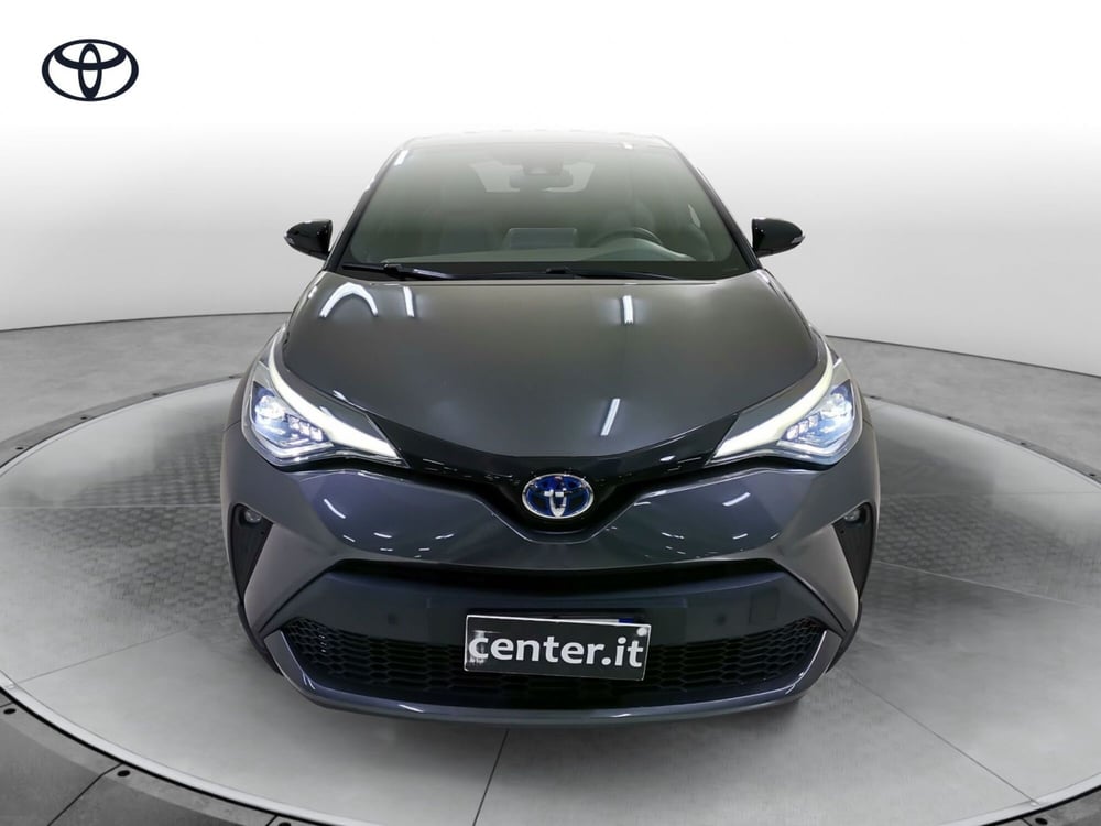 Toyota Toyota C-HR nuova a Salerno (2)