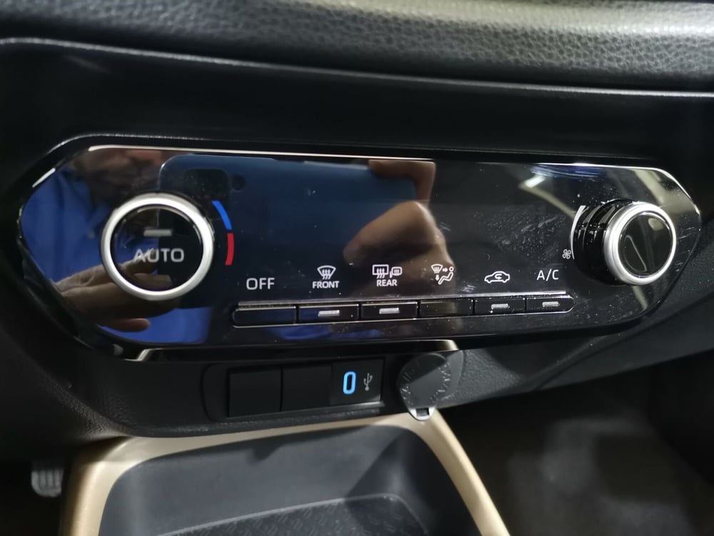 Toyota Aygo X usata a Salerno (14)