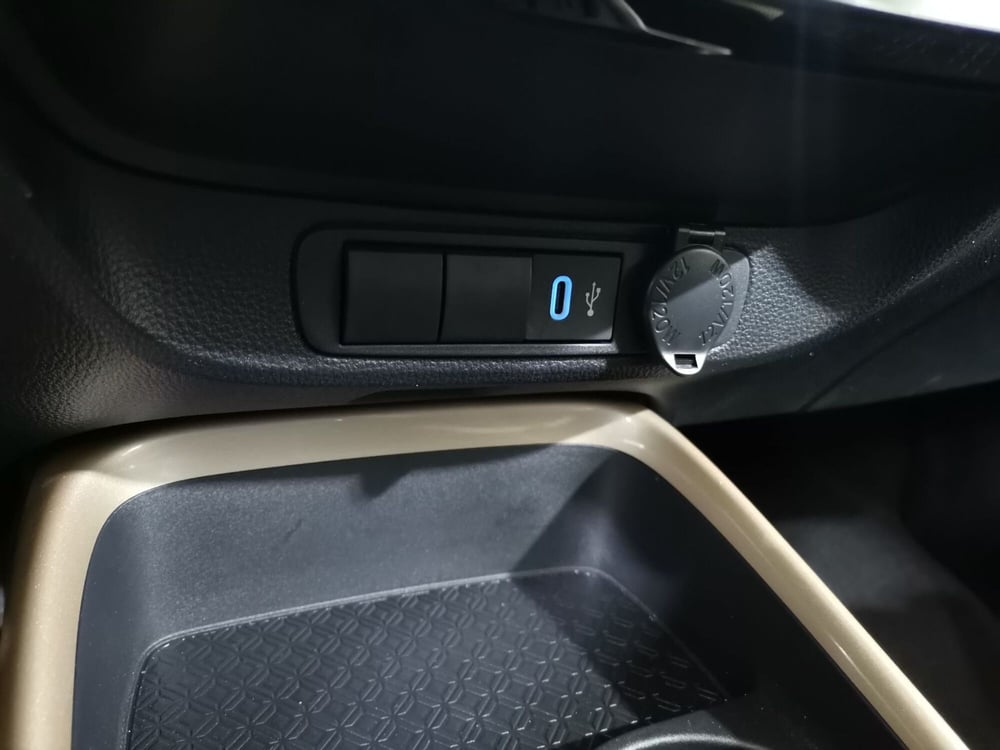 Toyota Aygo X usata a Salerno (15)