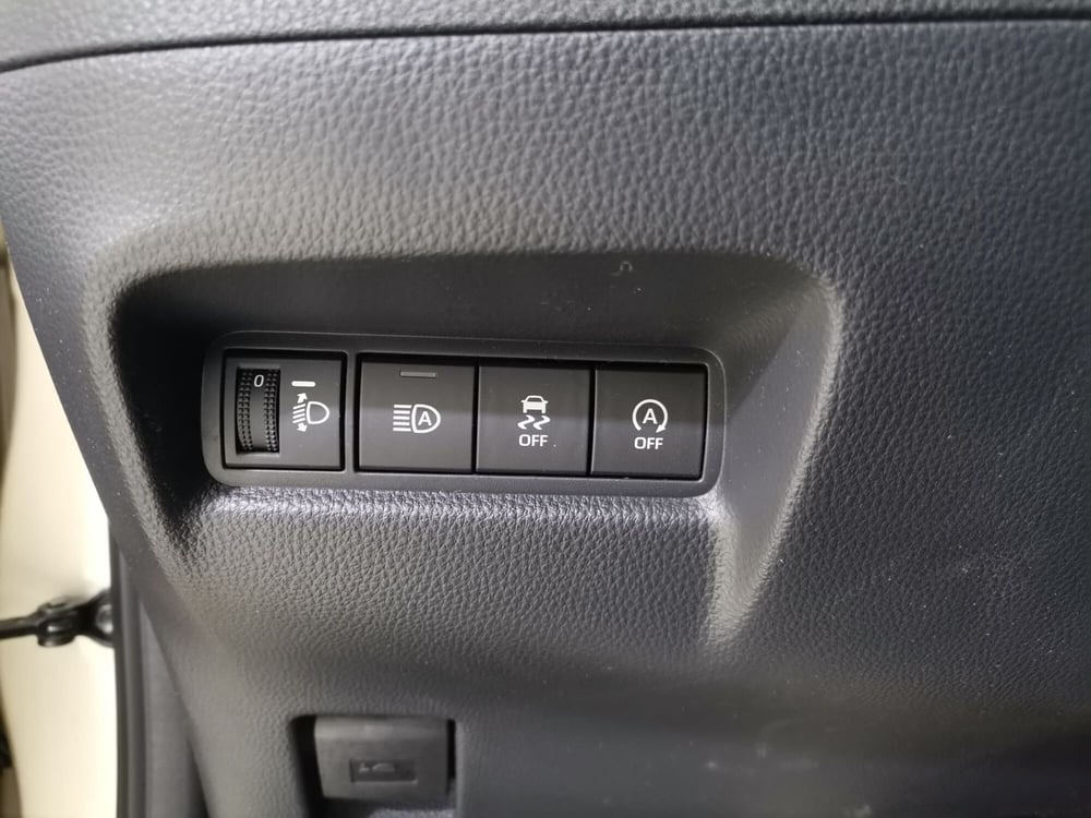 Toyota Aygo X usata a Salerno (16)