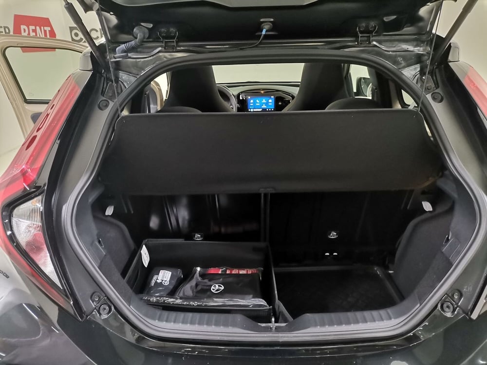 Toyota Aygo X usata a Salerno (18)