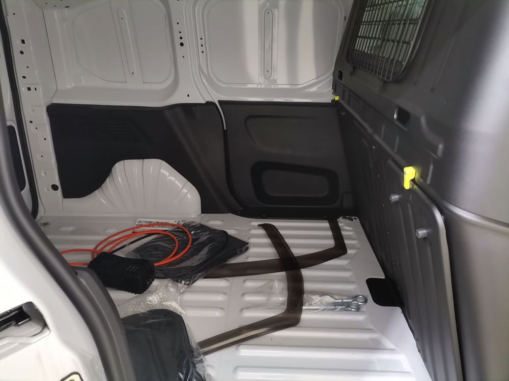 Toyota Proace City Furgone nuova a Salerno (15)