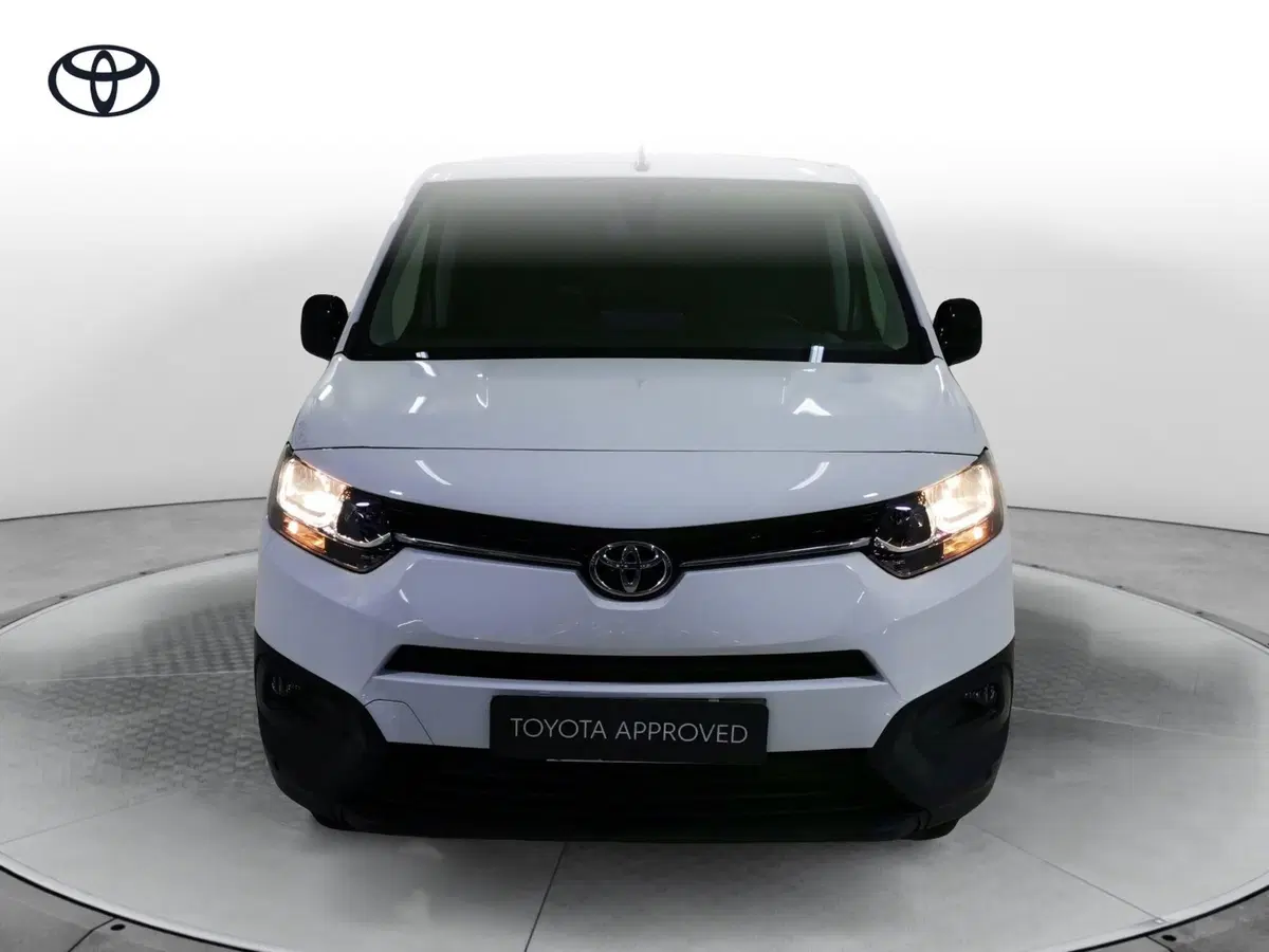 Toyota Proace City Furgone nuova a Salerno (2)
