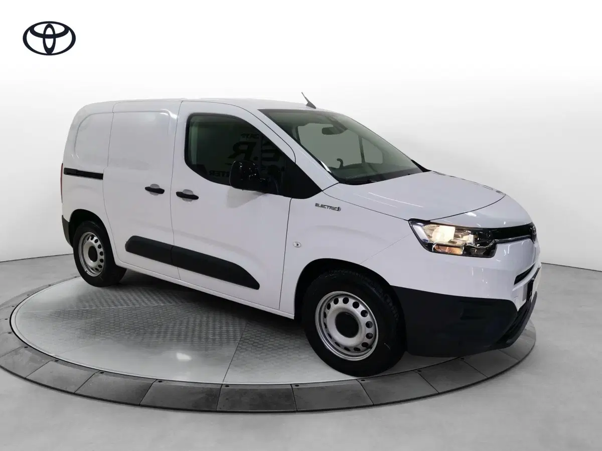 Toyota Proace City Furgone nuova a Salerno (3)