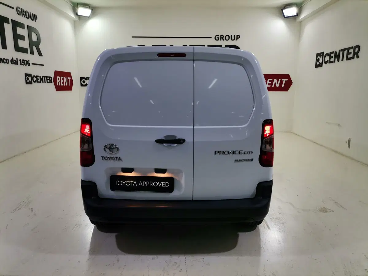 Toyota Proace City Furgone nuova a Salerno (5)