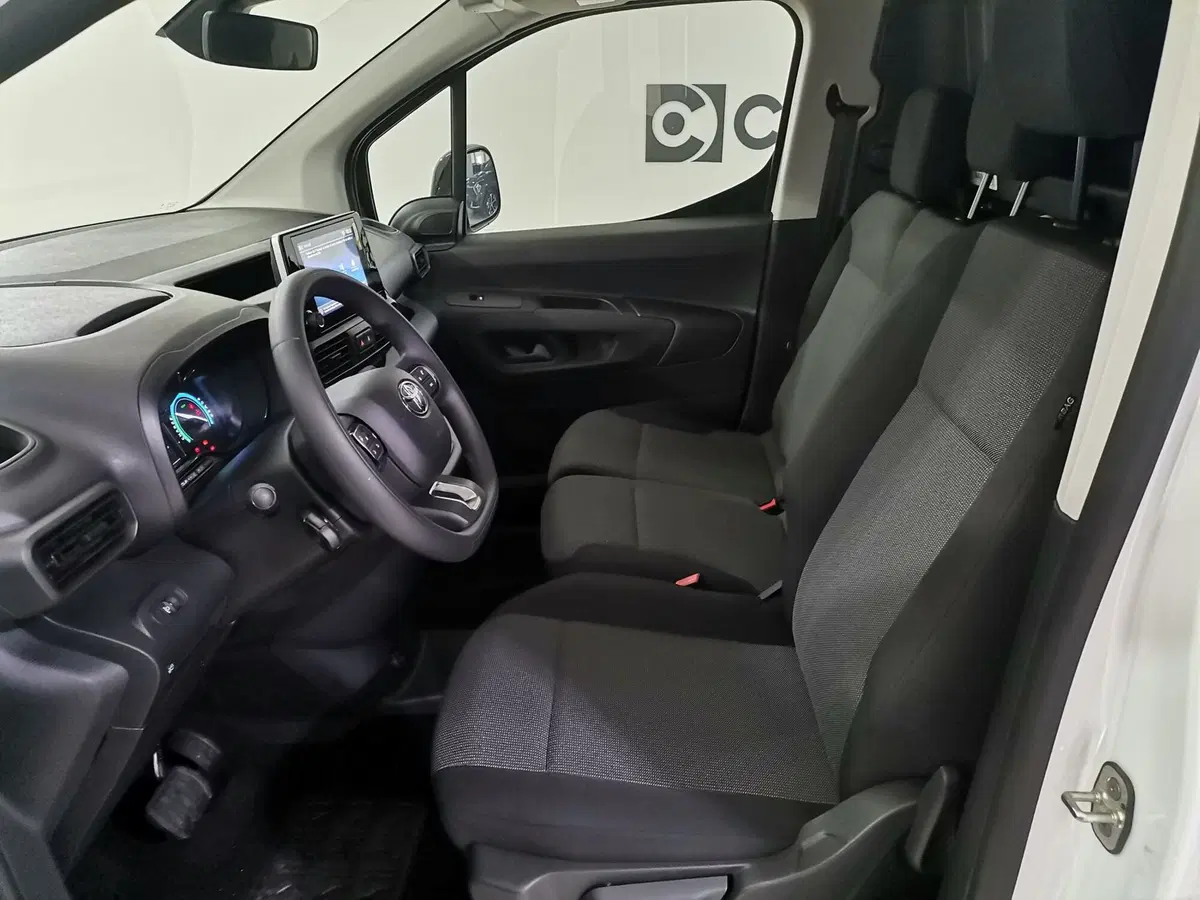 Toyota Proace City Furgone nuova a Salerno (7)