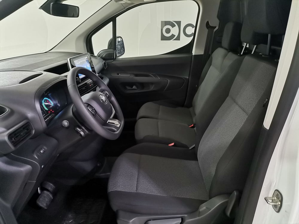 Toyota Proace City Furgone nuova a Salerno (7)