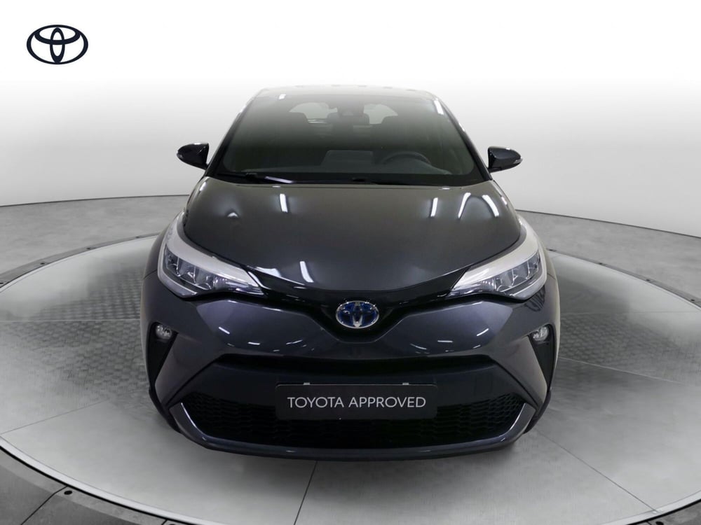 Toyota Toyota C-HR nuova a Salerno (2)