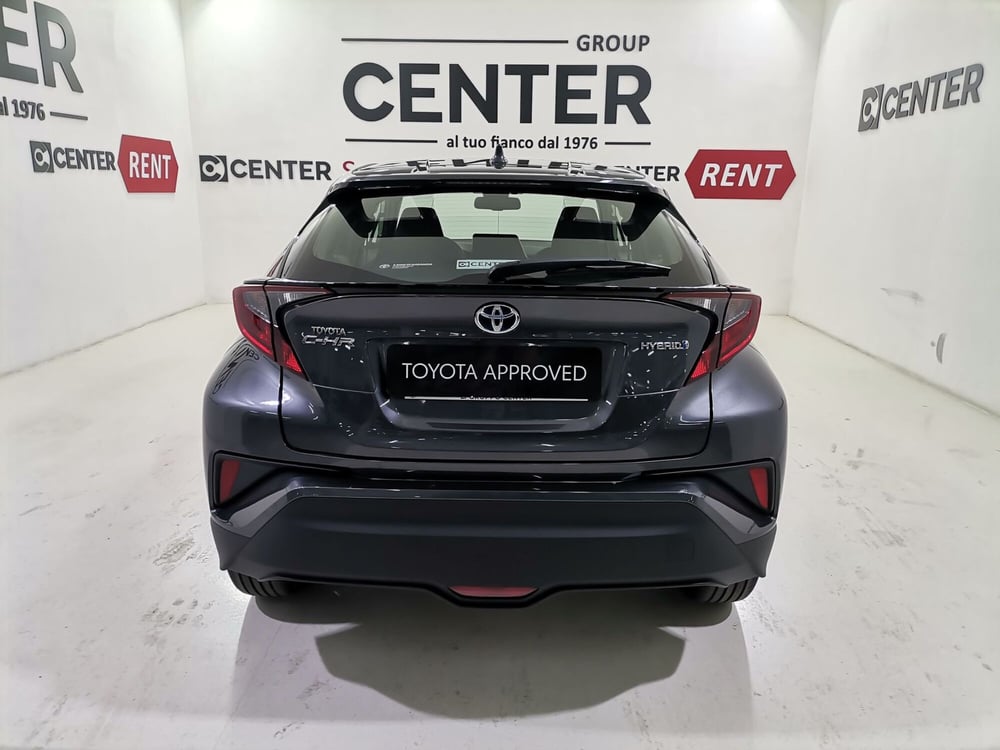 Toyota Toyota C-HR nuova a Salerno (5)